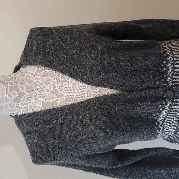 Hollister Cardigan Sweater71923 - Picture 2 of 10